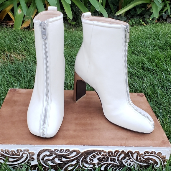 Edgy Chic Rag & Bone Front Zip Booties - Picture 6 of 8